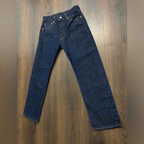 Like New Men’s Levi’s 501 Dark Wash Jeans Shrink to Fit - Picture 2 of 11